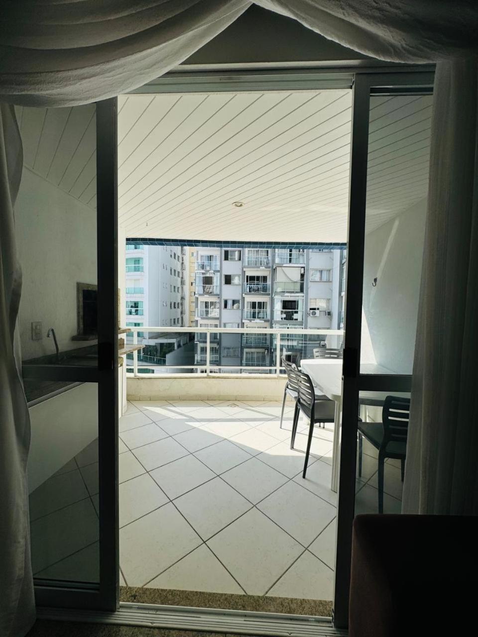 Apto A 100M Da Praia Central Balneario Camboriu Exterior photo